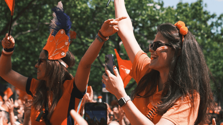 Heel Limburg kleurt oranje: Hier vier je Koningsdag bij jou in de buurt!