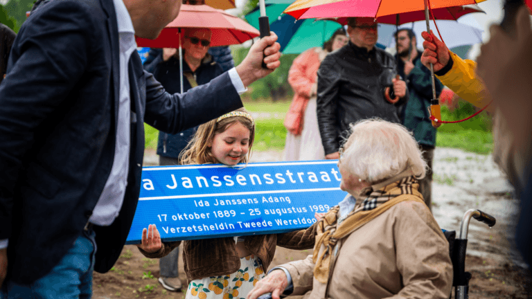 First street sign unveiled in new neighborhood: honoring resistance heroine Ida Janssens