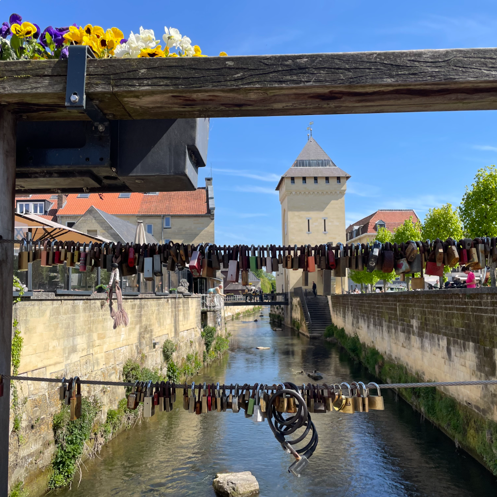 Zoek de verschillen: Liefdesslotjes aan de Old Hickory Brug in Valkenburg